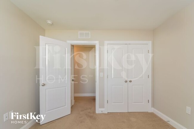 Building Photo - 143 Douglas Fir Pl