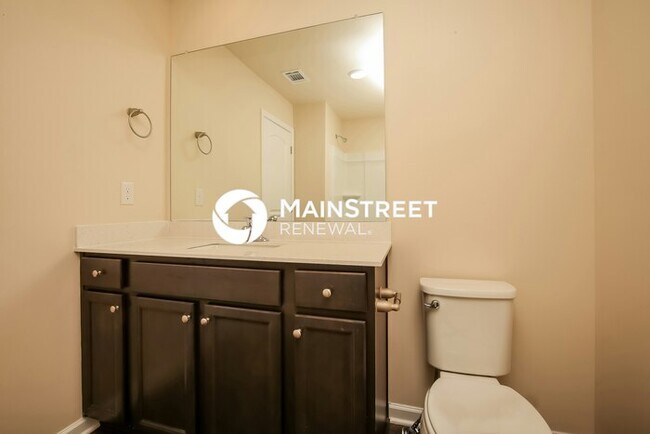 Building Photo - 2 Bedroom Pet-Friendly Home in La Vergne, TN with Main Street Renewal