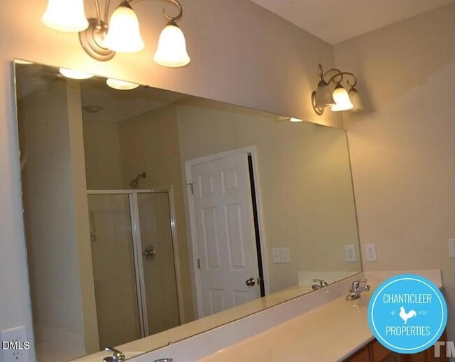 Building Photo - 200 Elmhaven Way