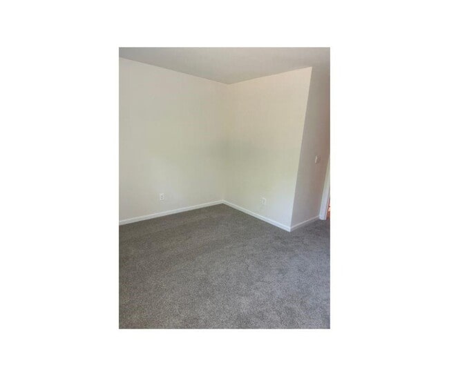 Building Photo - 1215 37th Ave Lane NE