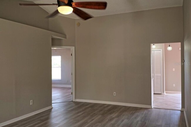 Building Photo - 6617 Coral Cove Dr