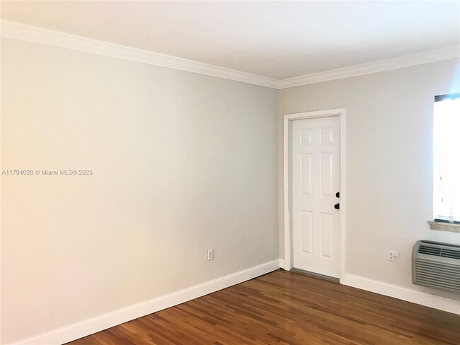 Building Photo - 35 Antilla Ave