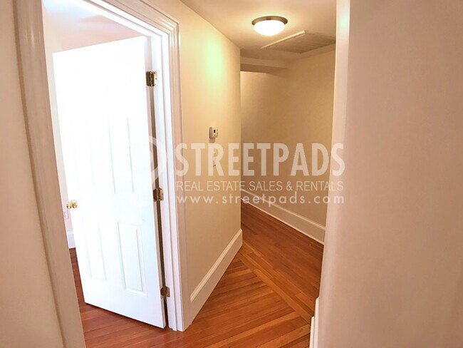 Building Photo - 881 Massachusetts Ave