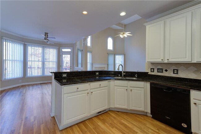 Building Photo - 1474 Lake Heights Cir