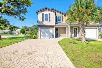 Building Photo - 3 bed East Hill Townhome