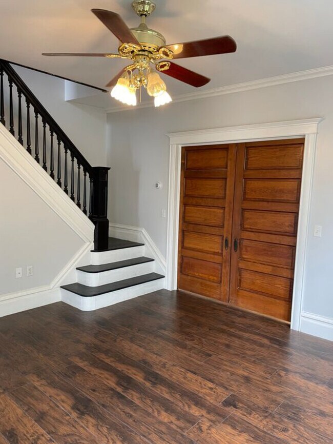 Building Photo - 3933 E Grant St