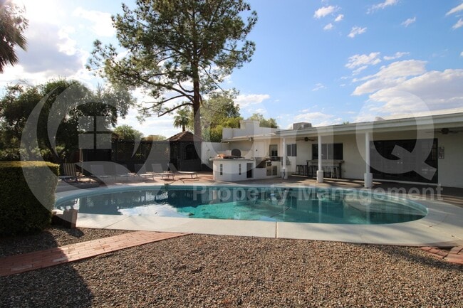 Building Photo - 6149 E Delcoa Ave