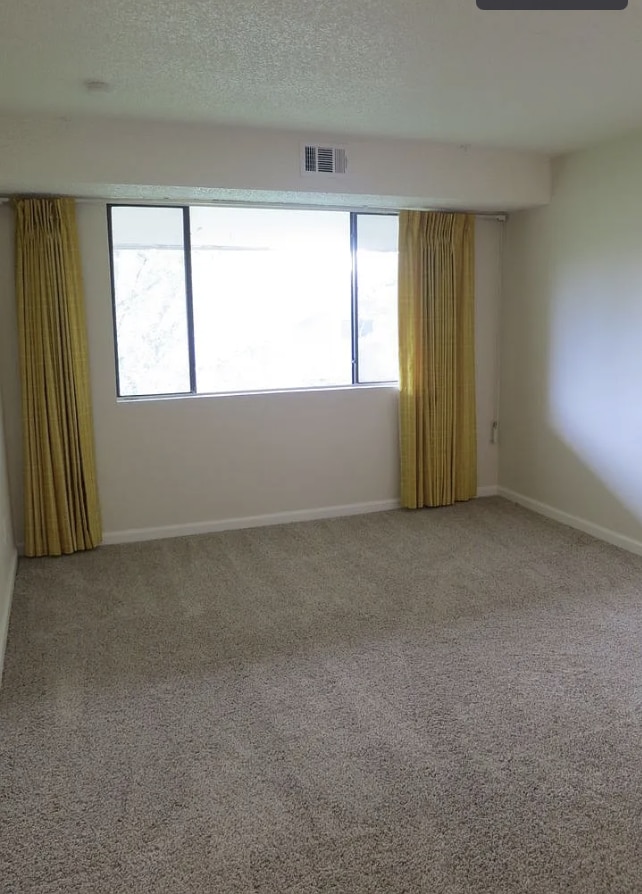 Building Photo - Beautiful 2B/2B Apartment Available Now! HALF OFF FIRST MONTHS RENT