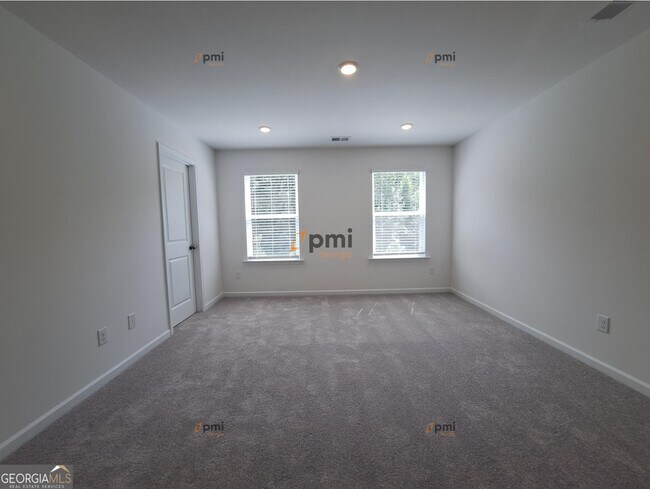 Building Photo - 220 Kenoot Dr