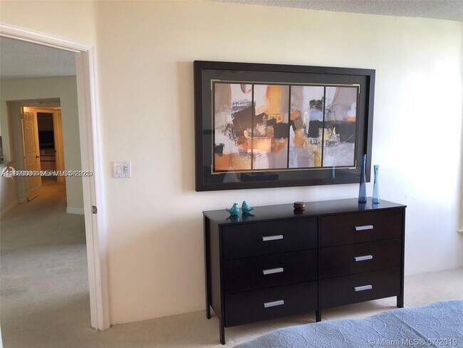 Building Photo - 3530 Mystic Pointe Dr