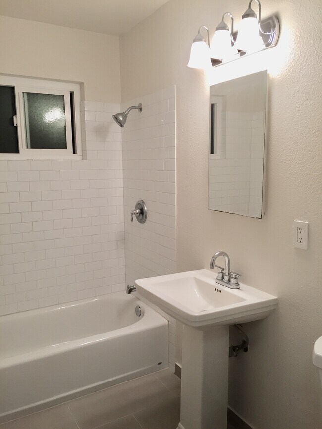 Building Photo - 1601 Alabama St