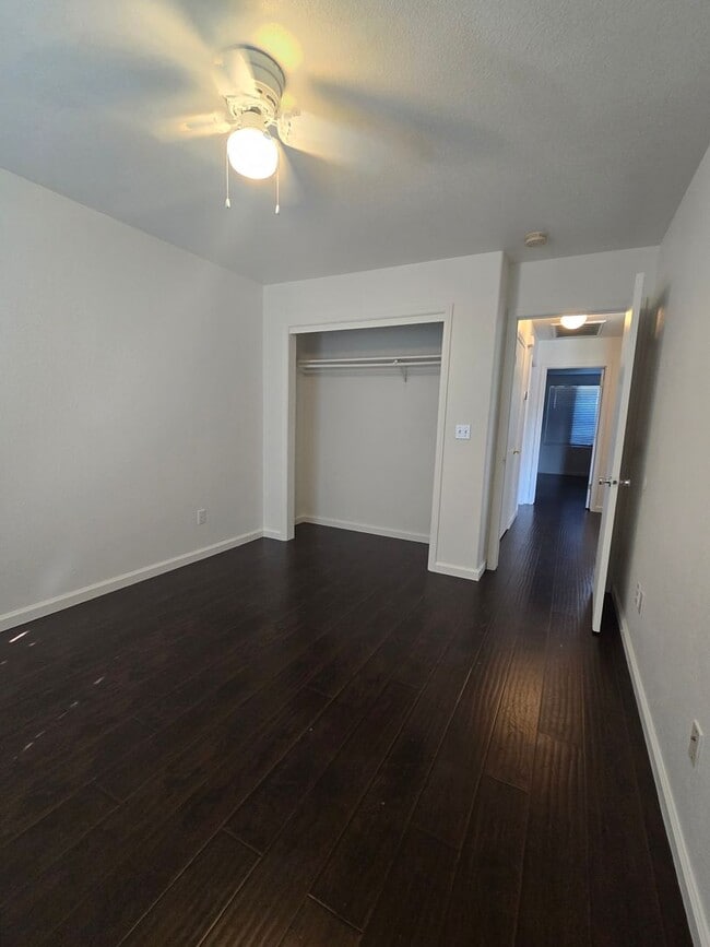 Building Photo - 2 Br 1 Ba available Now