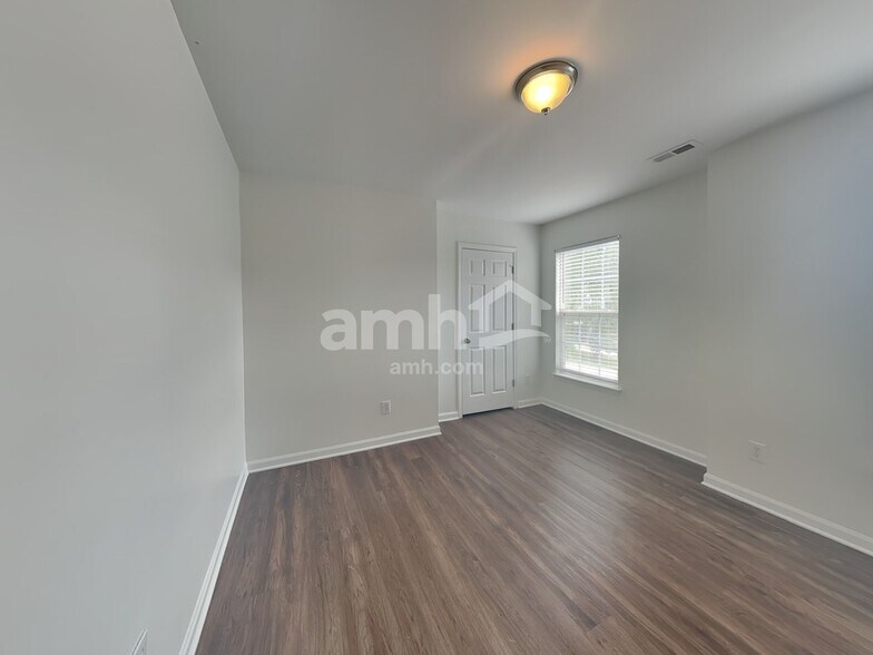 Building Photo - 1001 Finley Ct