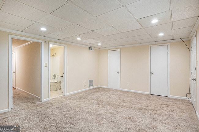 Building Photo - 2884 Spruce Cir