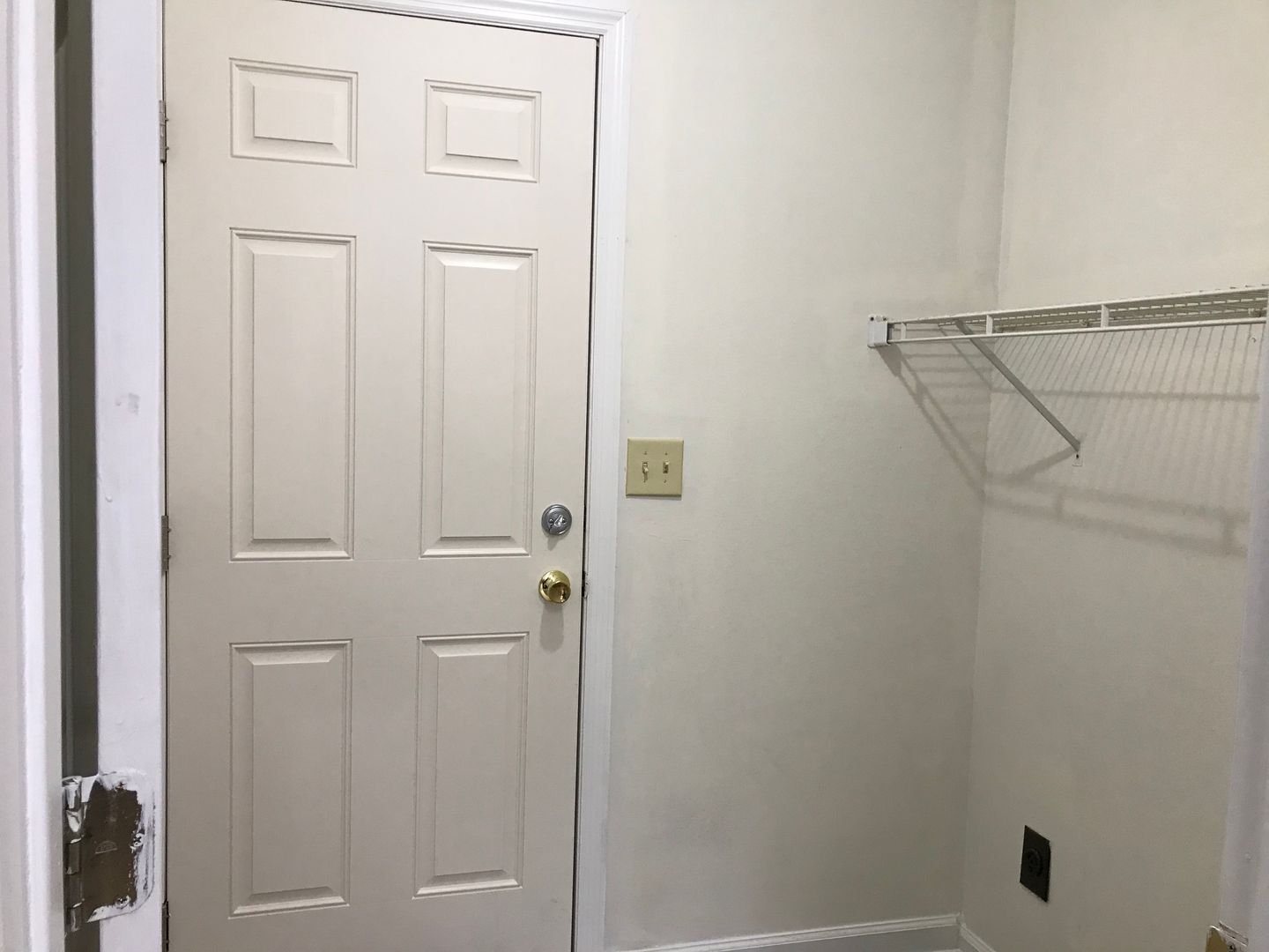 Building Photo - 304 Oriole Dr