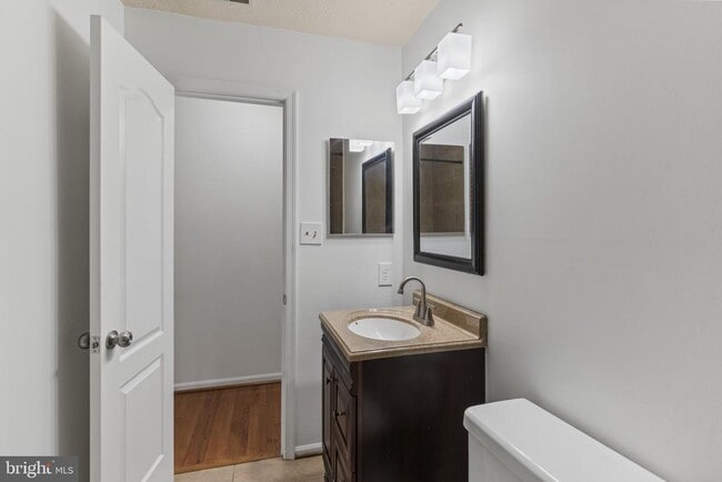 Building Photo - 6033 Grenfell Loop