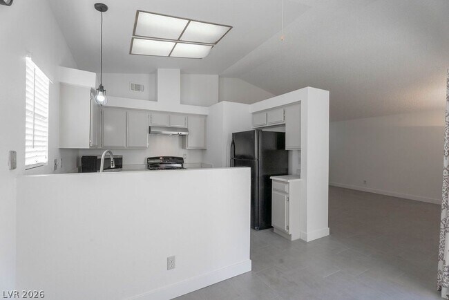 Building Photo - 7045 Sawtooth Dr