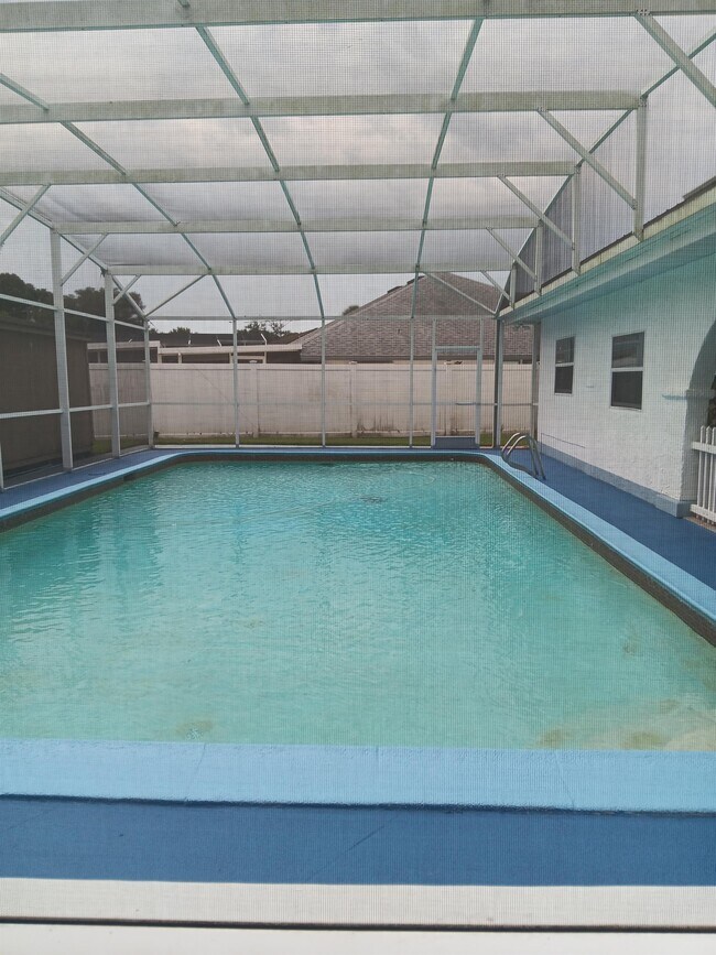 Building Photo - 2321 Irlo Dr