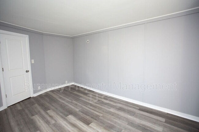 Building Photo - 200 Cooper St