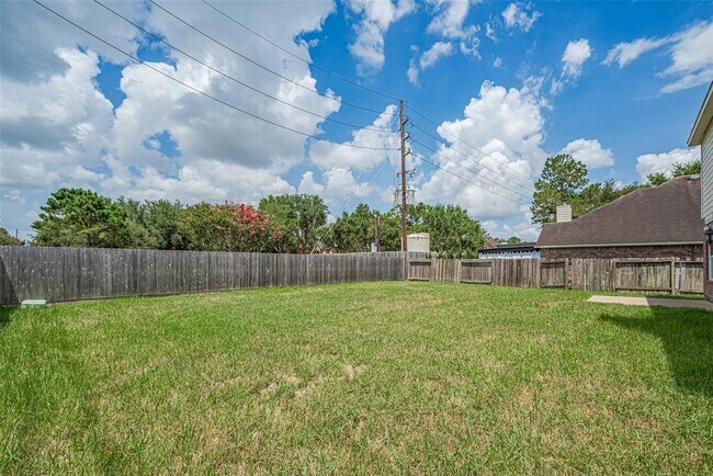 Building Photo - 5703 Saragosa Dr