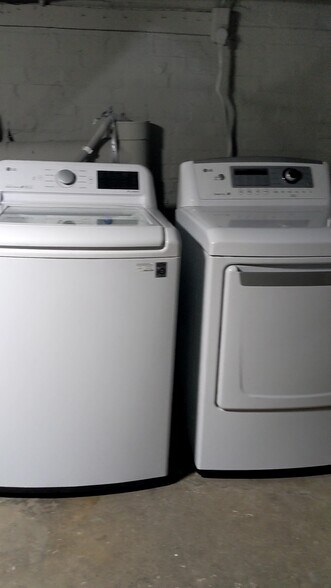 Private basement laundry units - 506 Woodruff Place Middle Dr