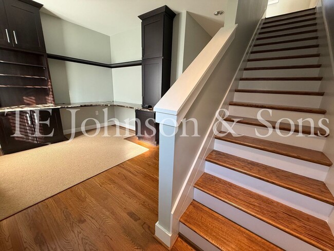 Building Photo - Modern Three Level Townhome in the Heart of Winston Salem