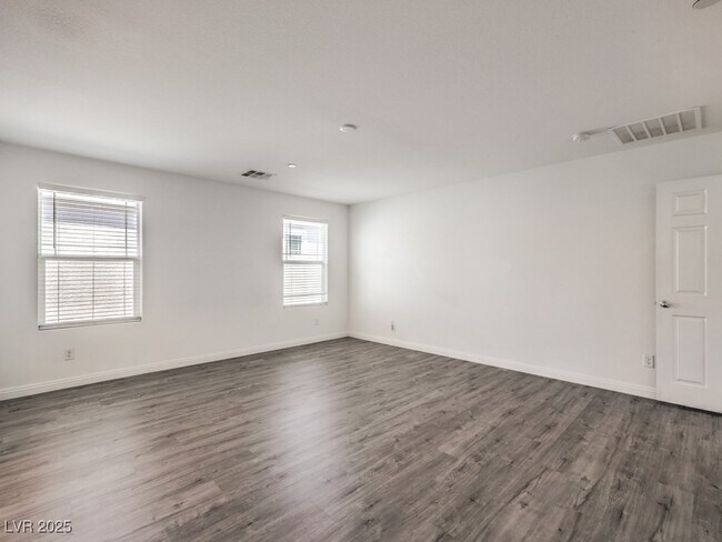Building Photo - 6077 Castle Gardens Ave