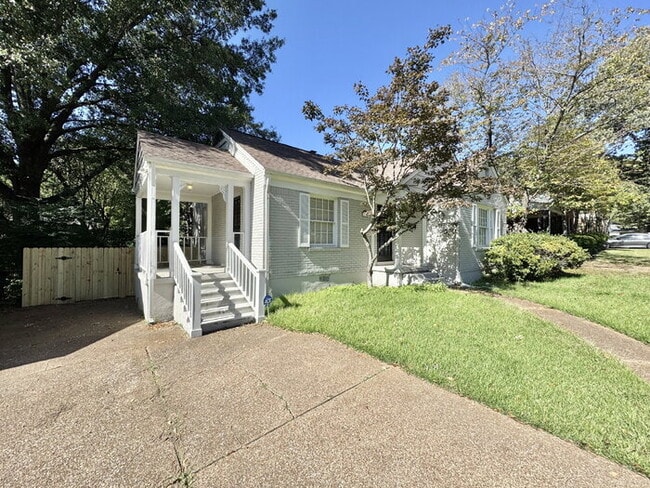 Building Photo - 163 S Fenwick Rd