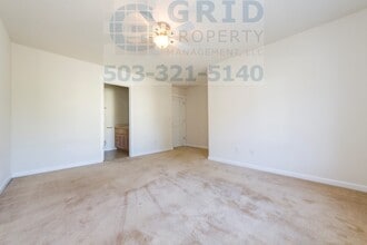 Building Photo - Beautiful 3BR Townhome
