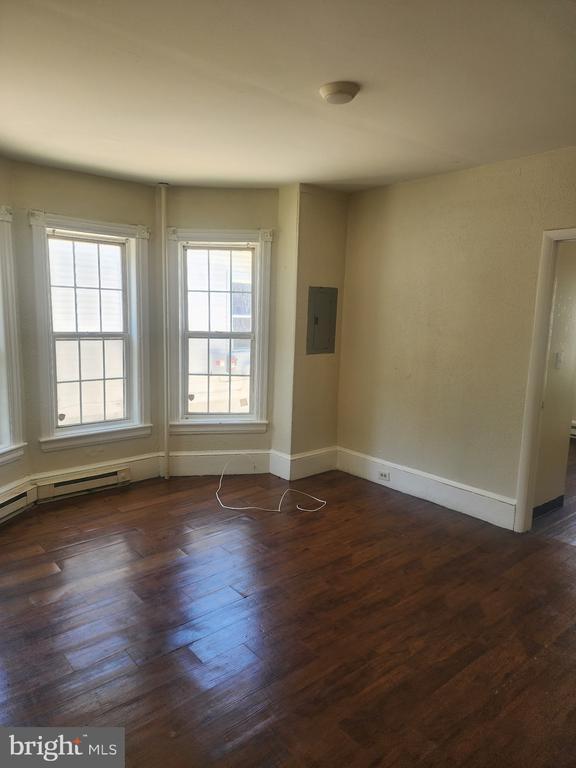 Building Photo - 203 W McNeal St