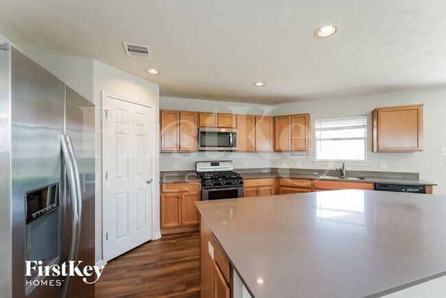 Building Photo - 18715 White Barnwood Ct