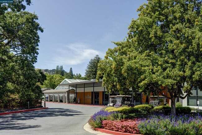 Building Photo - 3377 Rossmoor Pkwy