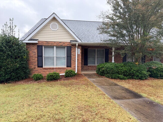 Primary Photo - 121 Timberwood Rd