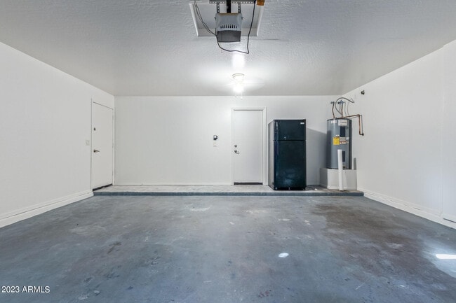 Building Photo - 21708 W Sonora St