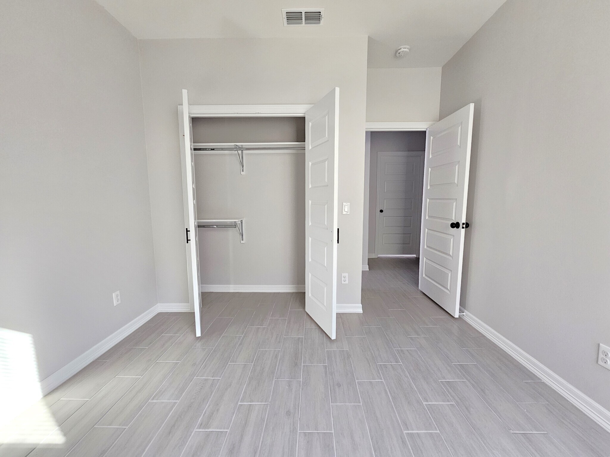 Building Photo - 1019 N Woodson Ave