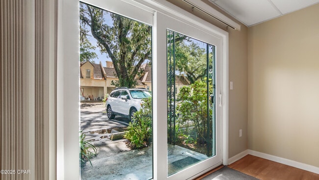 Building Photo - 316 Cherry St