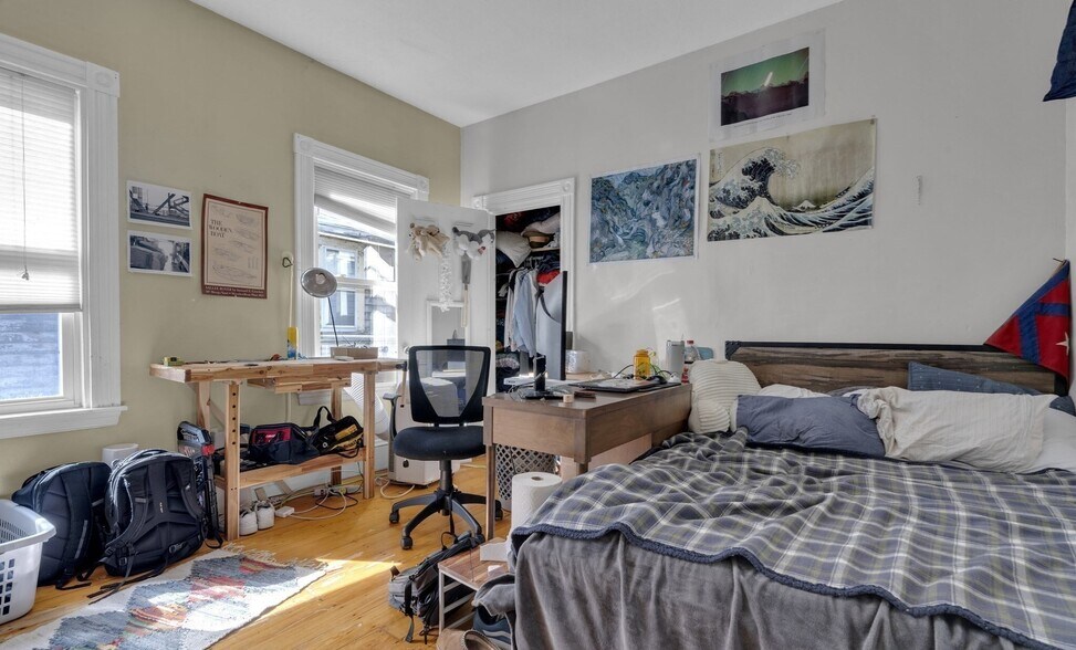 Building Photo - 5 Sachem St