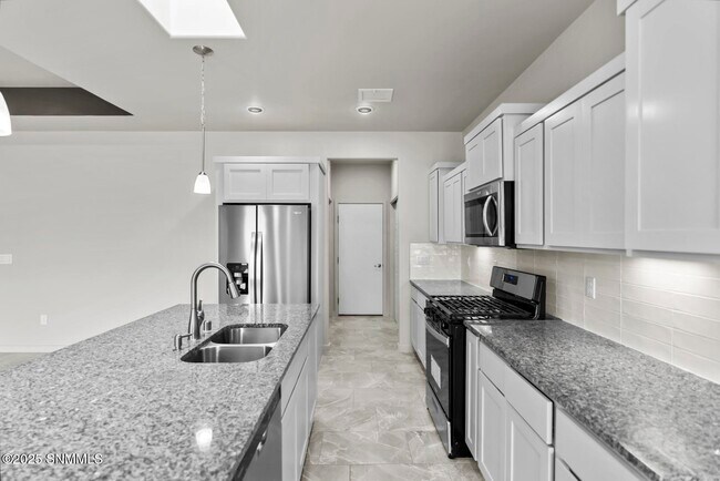 Building Photo - 3684 Springhaven Lp