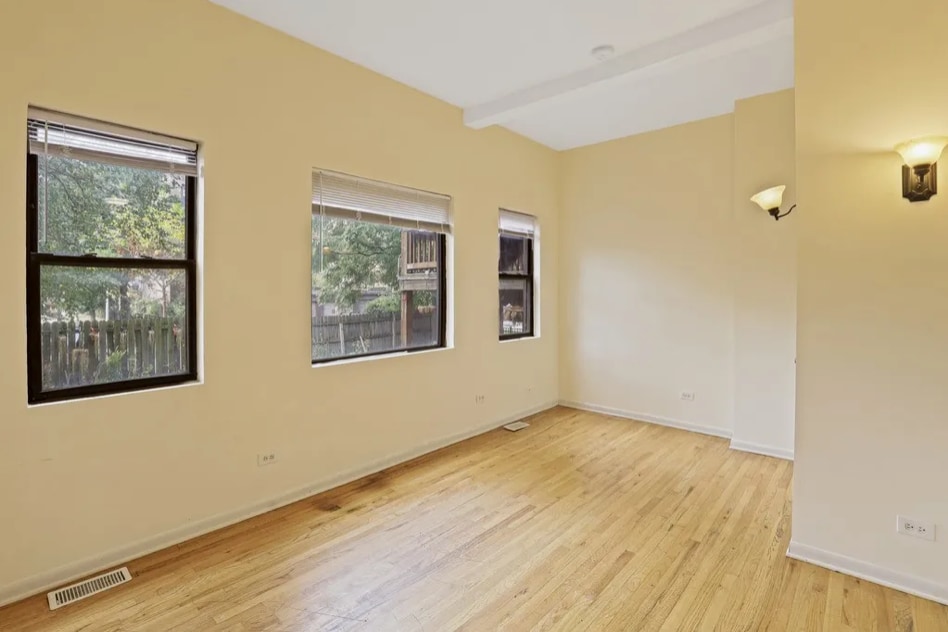 Building Photo - 5120 N Kenmore Ave