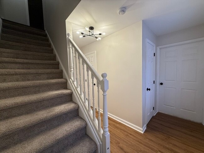 Building Photo - 328 Myrtle Ave