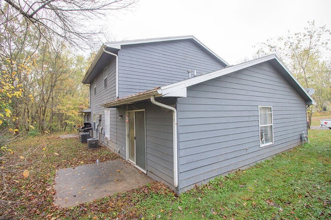 Building Photo - 4620 W Bainbridge Dr