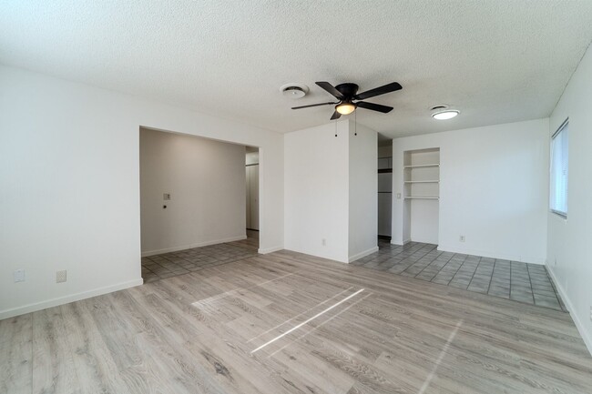 Building Photo - Cute remodeled unit!