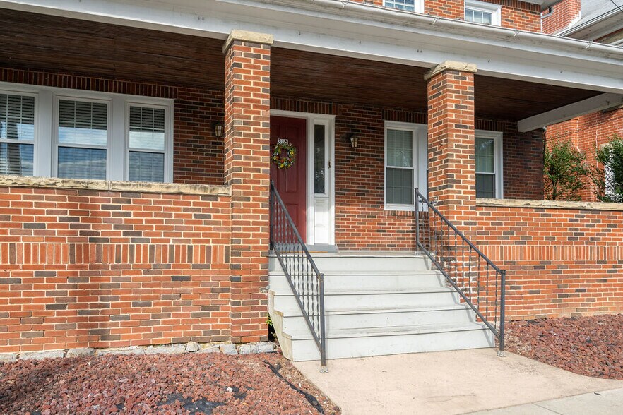 Building Photo - 315 Frederick St