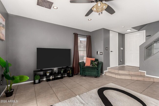 Building Photo - 12106 N 128th Ave