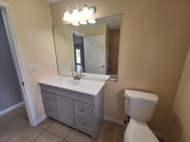Building Photo - 3/2 Annual Rental Near Atwater Elementary School