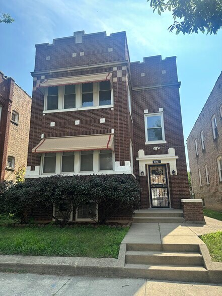Primary Photo - 8227 S Green St
