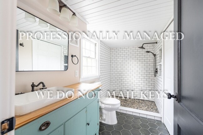 Building Photo - 321 E Branch St