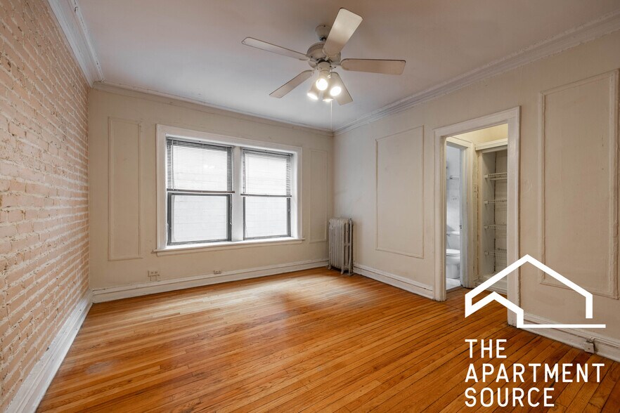 Building Photo - 1154 N Dearborn St