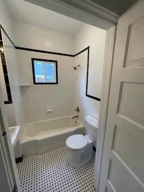 Building Photo - 456 Morton Ave