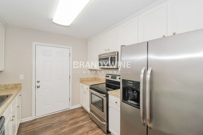 Building Photo - 2060 Felch Ave